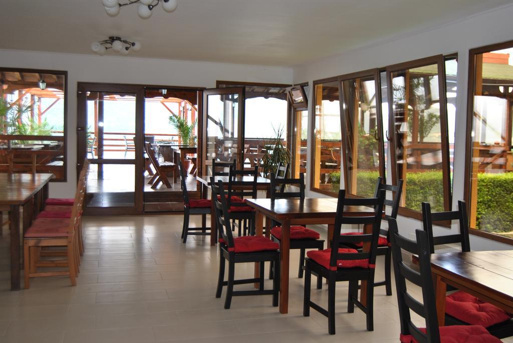 Pension La Ponton Ieşelniţa Exterior foto