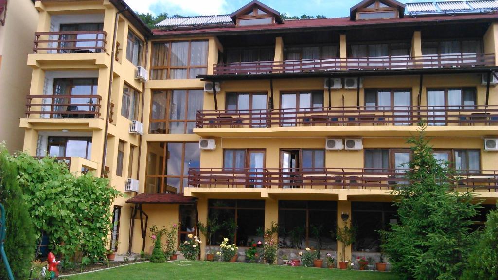 Pension La Ponton Ieşelniţa Exterior foto